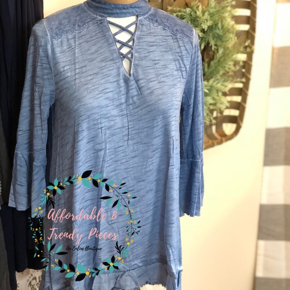 Umgee | Quarter Sleeve Top | BLUE LISTING - Picture 1 of 2